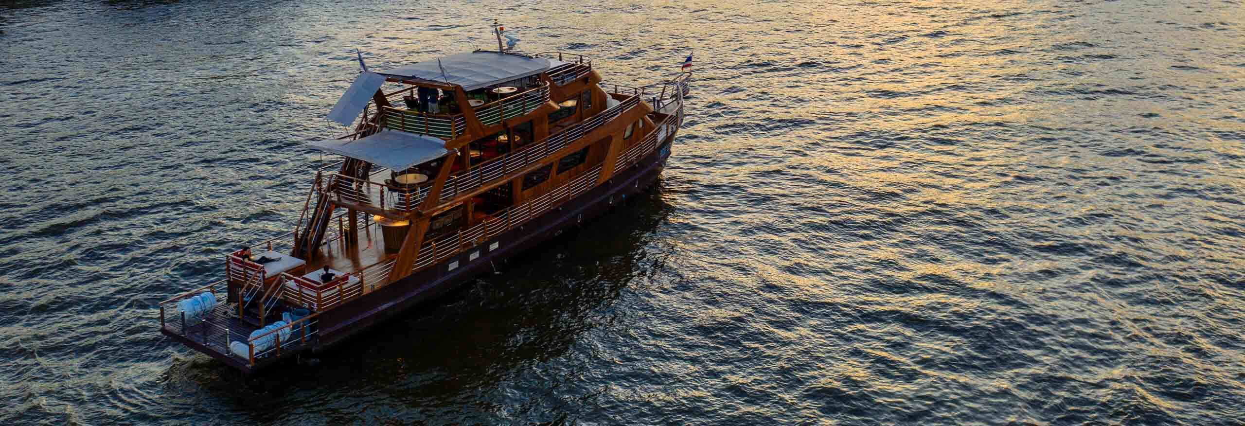 Luxury private yacht in Bangkok pruek cruise